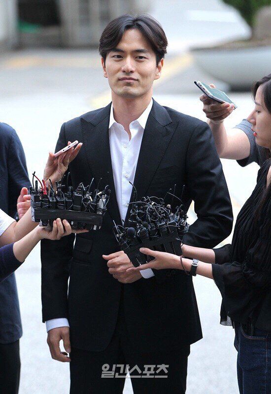 Police Clear Lee Jin Wook of Sexual Assault and Accuser Recants and May Face Charges A Koala